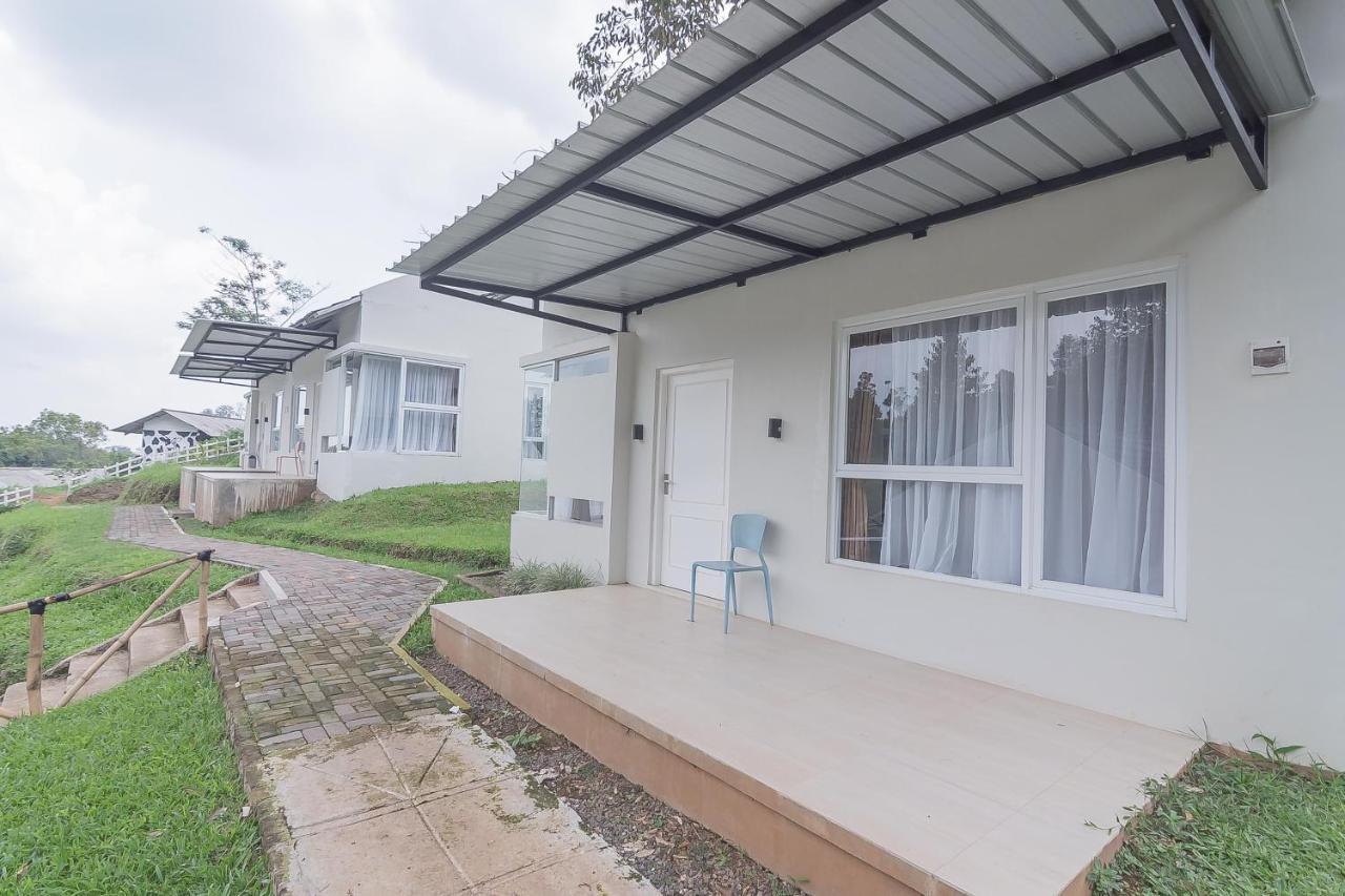 Reddoorz Resort Syariah Near D'Castello Ciater Subang Buitenkant foto