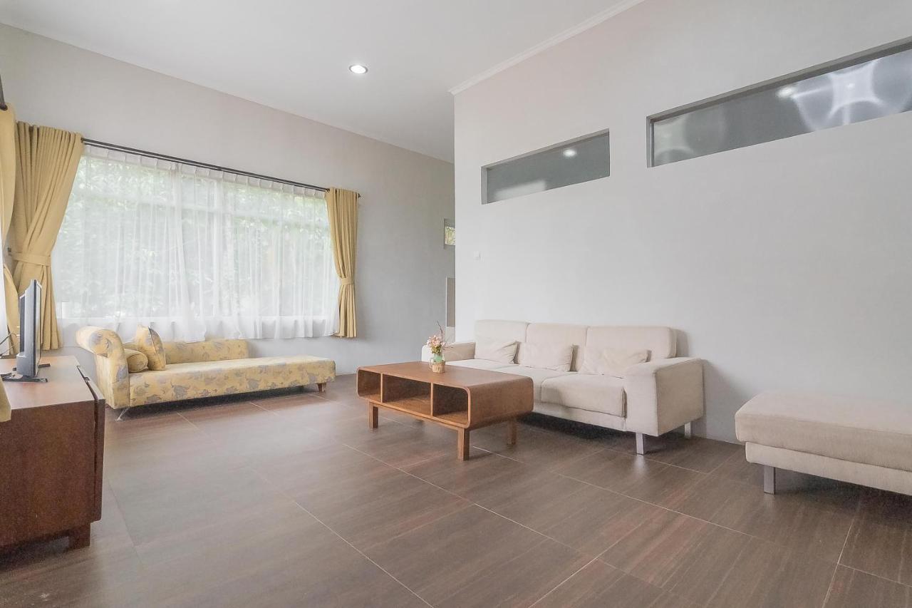 Reddoorz Resort Syariah Near D'Castello Ciater Subang Buitenkant foto