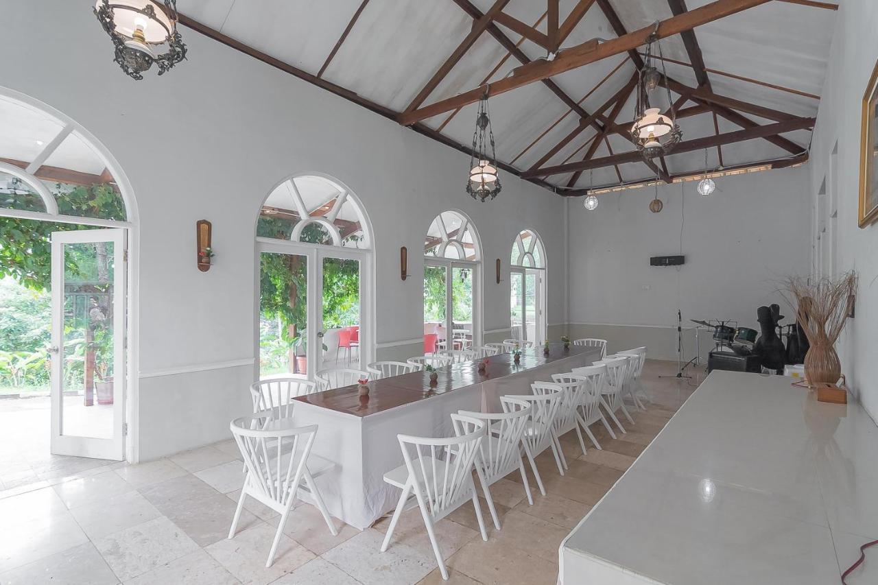 Reddoorz Resort Syariah Near D'Castello Ciater Subang Buitenkant foto
