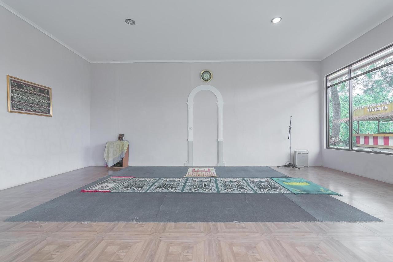 Reddoorz Resort Syariah Near D'Castello Ciater Subang Buitenkant foto